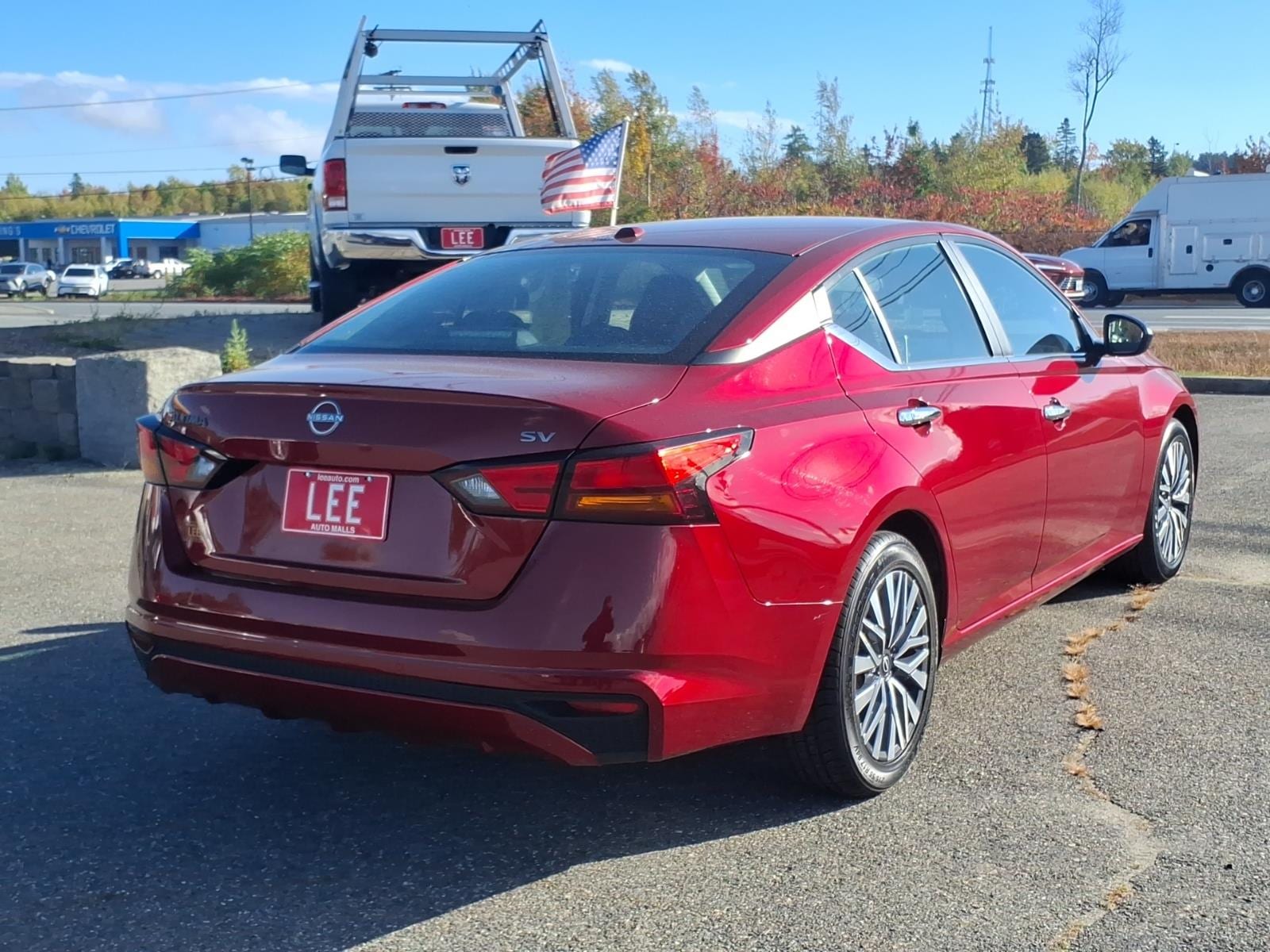 Used 2024 Scarlet Nissan 2.5 SV image 5