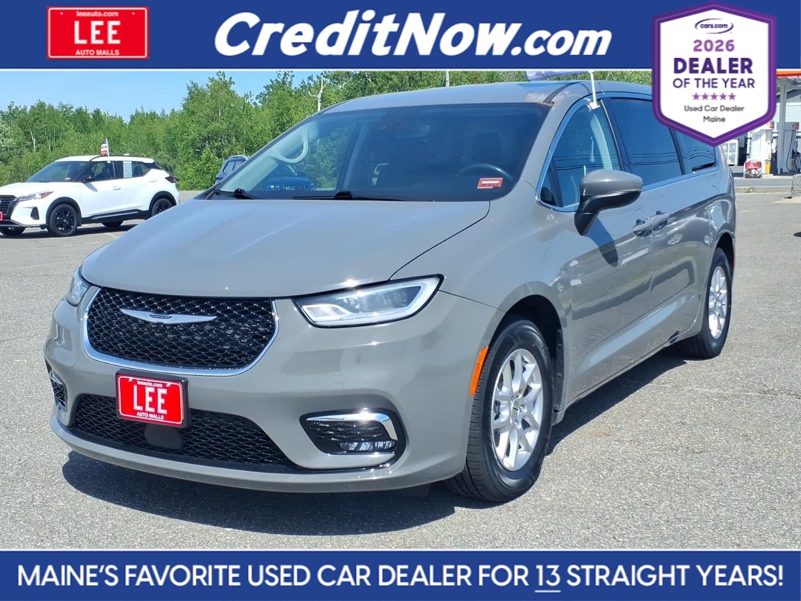 2023 Chrysler Pacifica Touring L's photo
