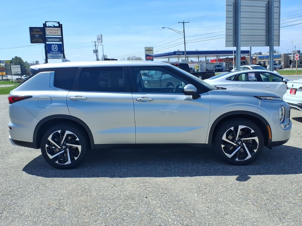 Used 2024 Mitsubishi Outlander SE SUV
