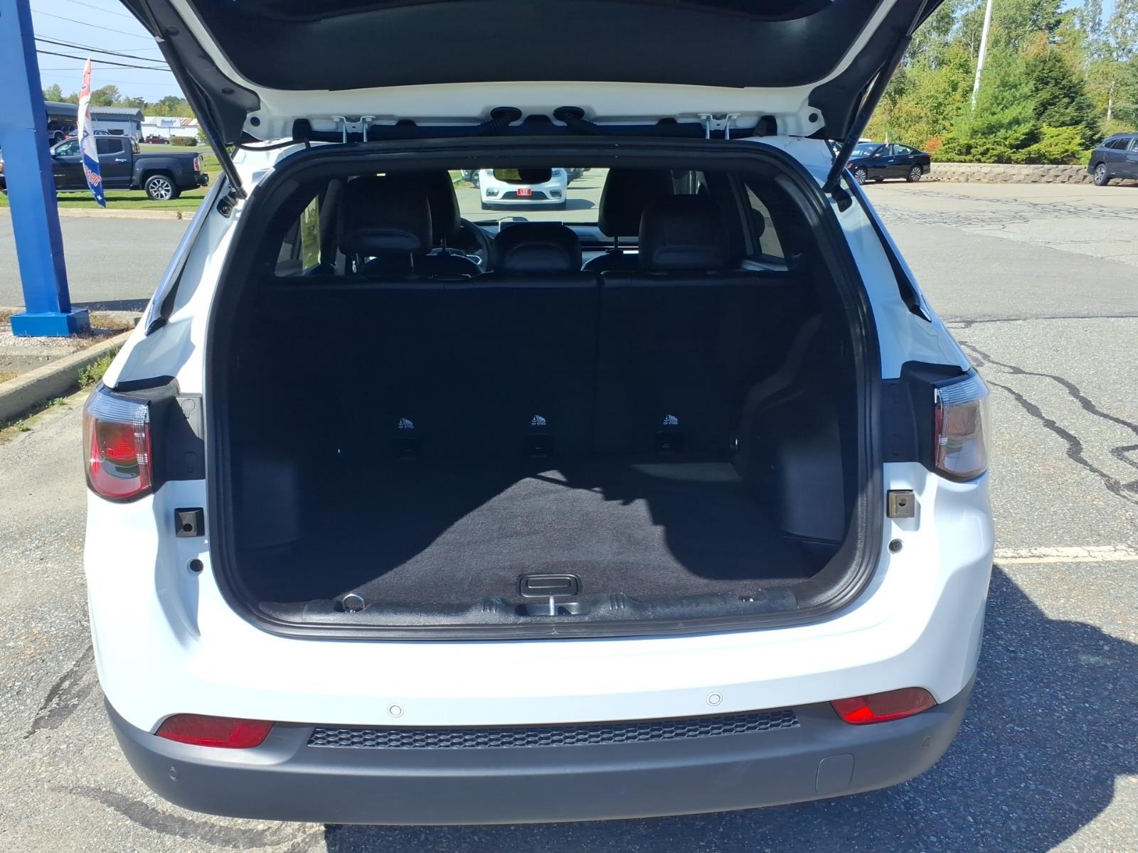 2025 Jeep Compass Limited - Photo 12