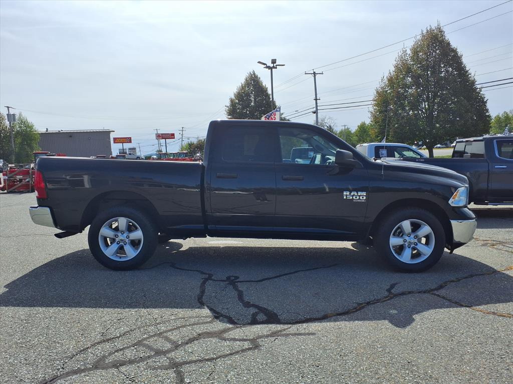 2024 Ram 1500 Classic SLT photo 4
