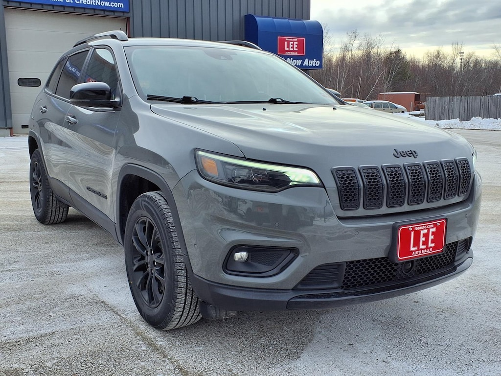 Used 2023 Jeep Cherokee Altitude SUV
