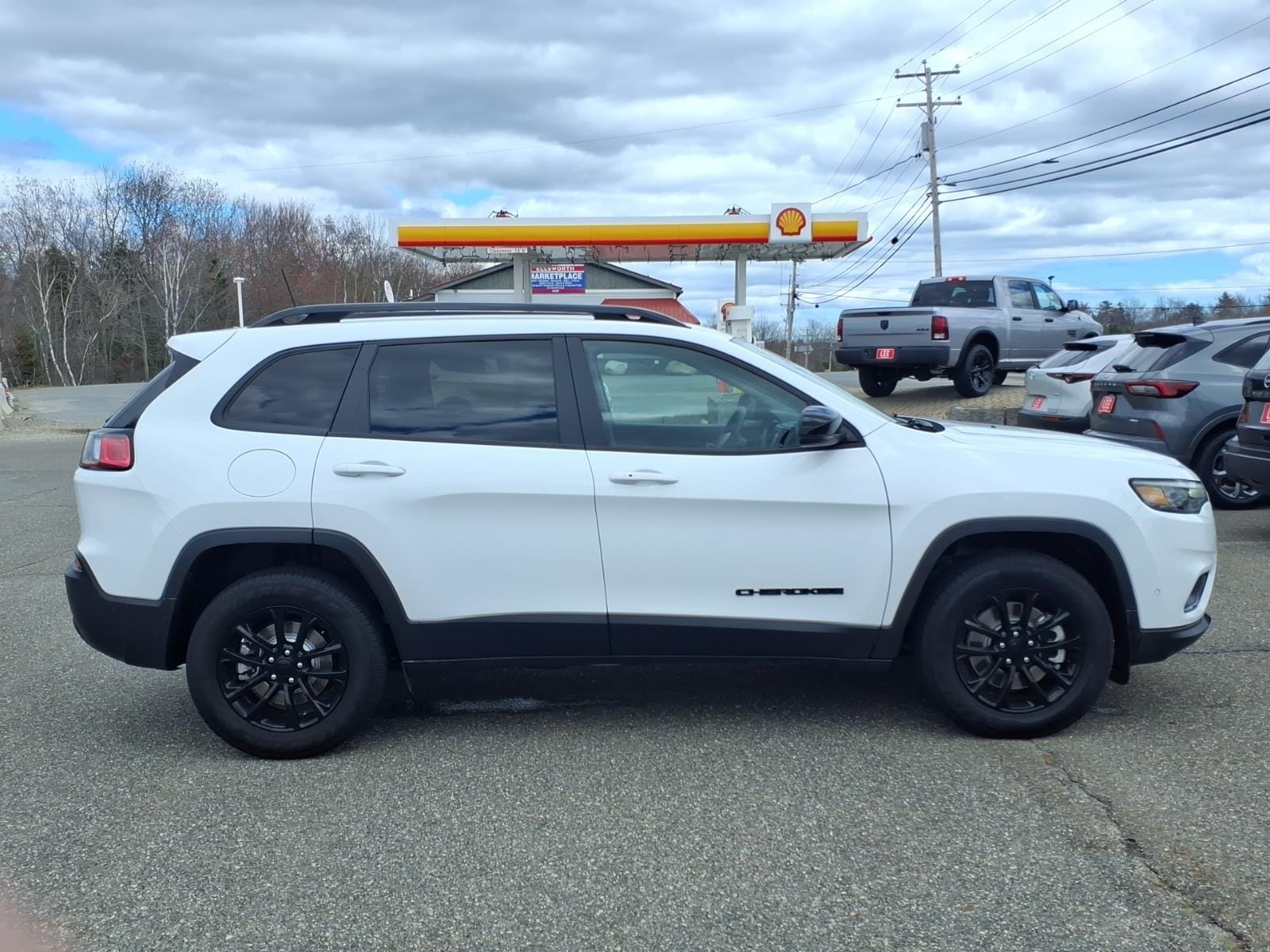 used 2023 Jeep Cherokee car, priced at $25,426