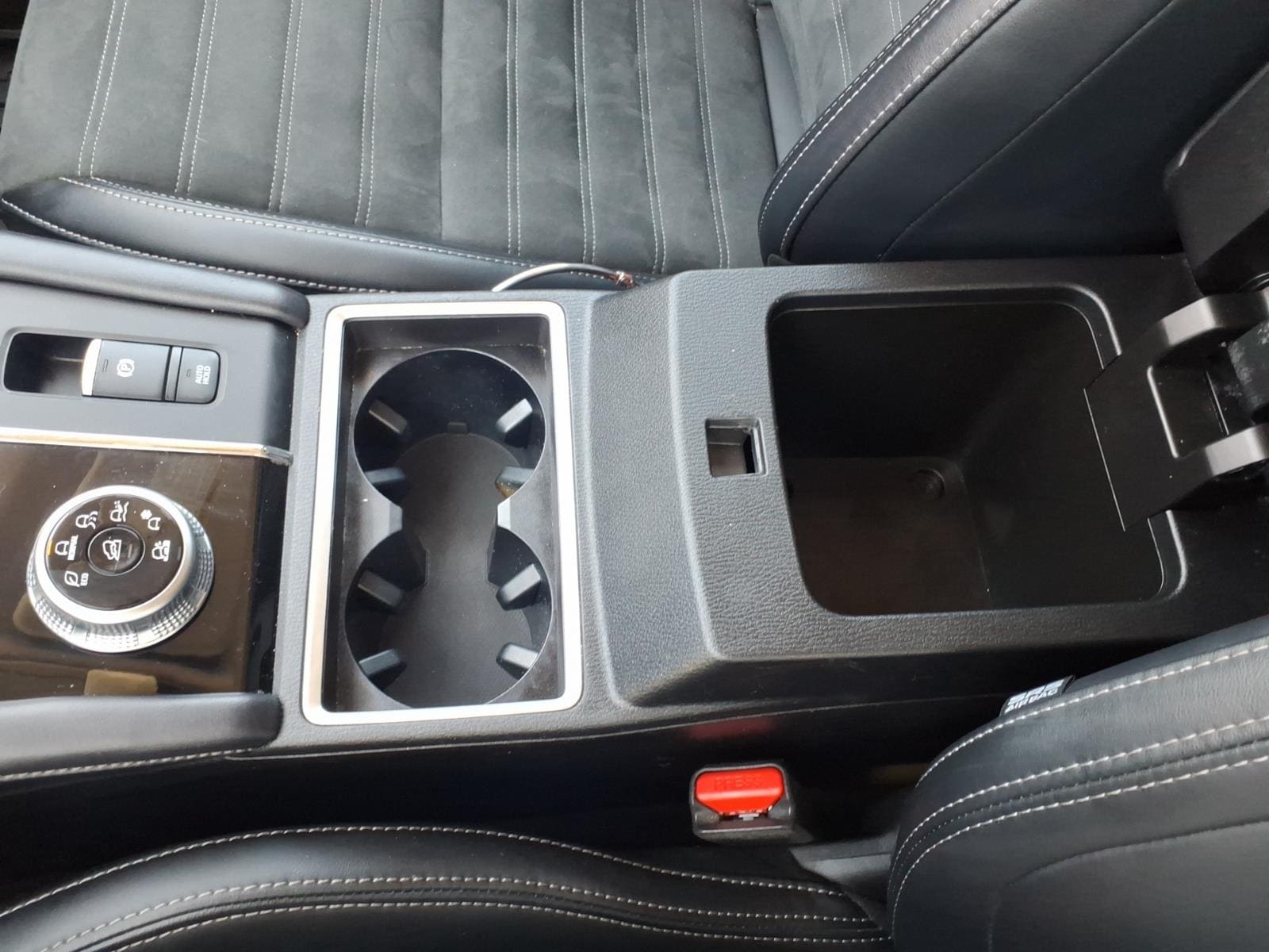 used 2024 Mitsubishi Outlander car, priced at $27,247