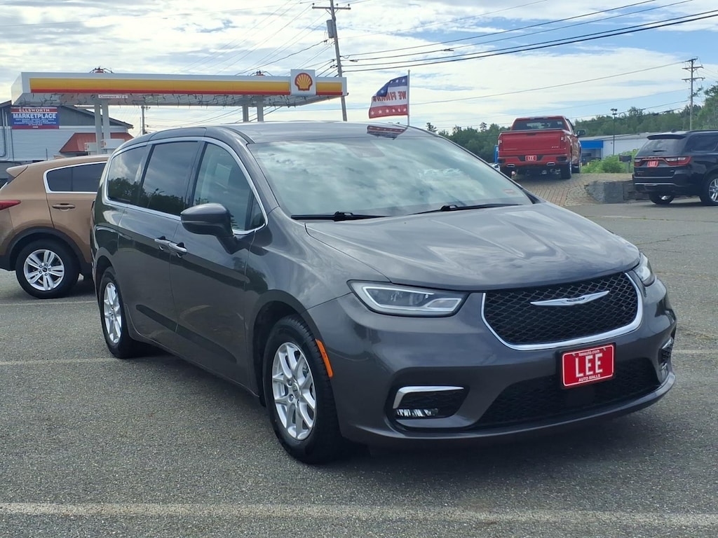 Used 2023 Chrysler Pacifica Touring L Minivan/Van