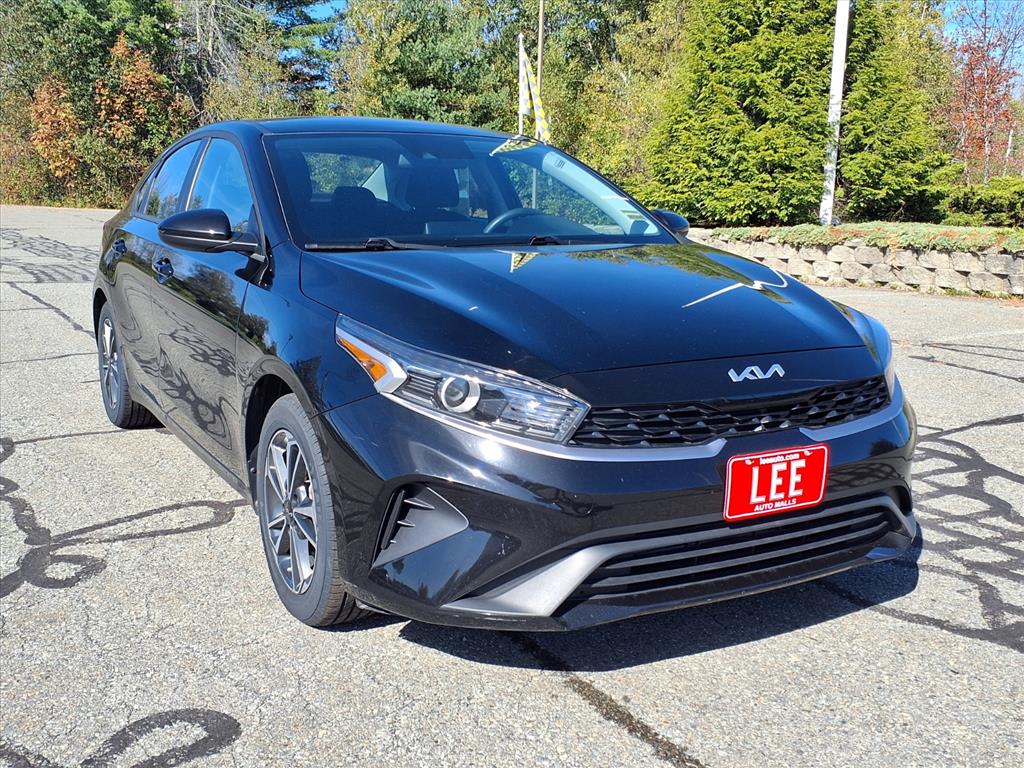 2023 Kia Forte LXS photo 3
