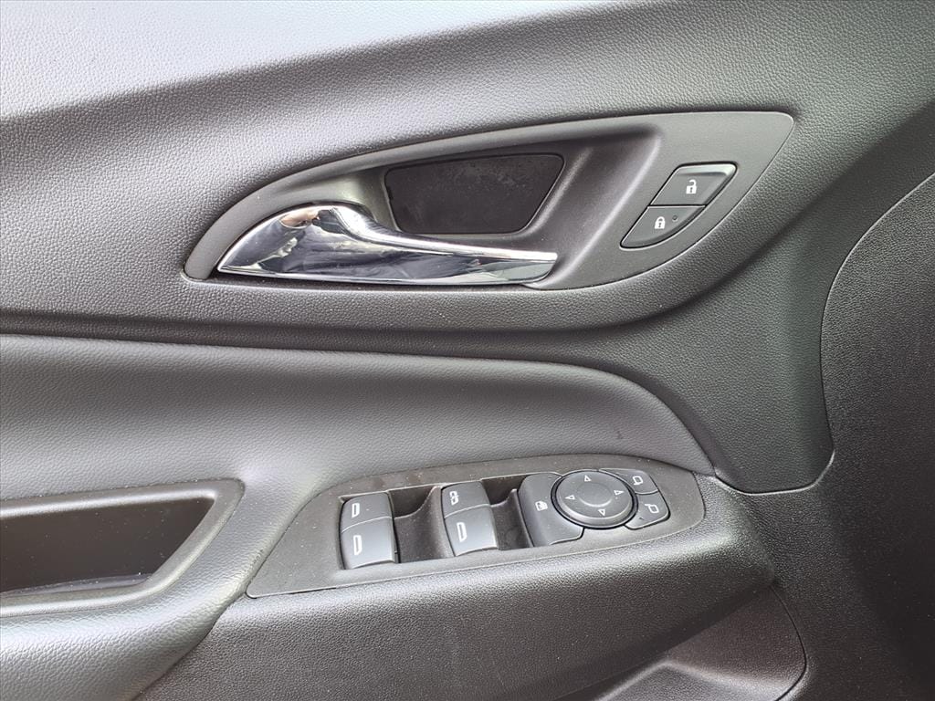 used 2024 Chevrolet Equinox car, priced at $23,555