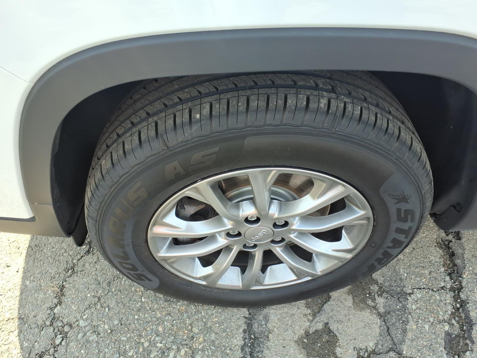 used 2021 Jeep Cherokee car, priced at $20,537