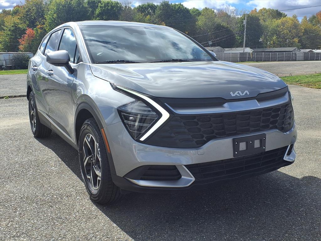 2024 Kia Sportage LX photo 3