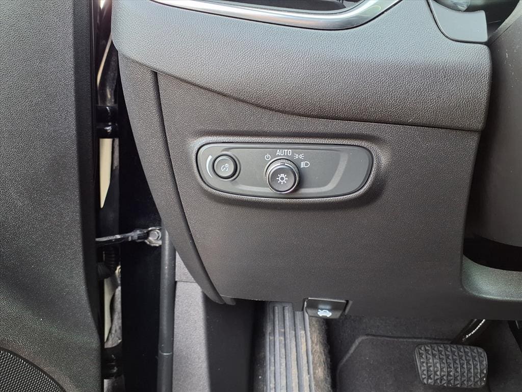 used 2024 Chevrolet Equinox car, priced at $23,555