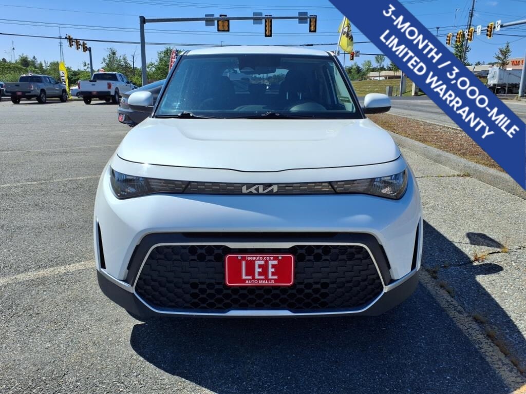 2023 Kia Soul LX photo 2