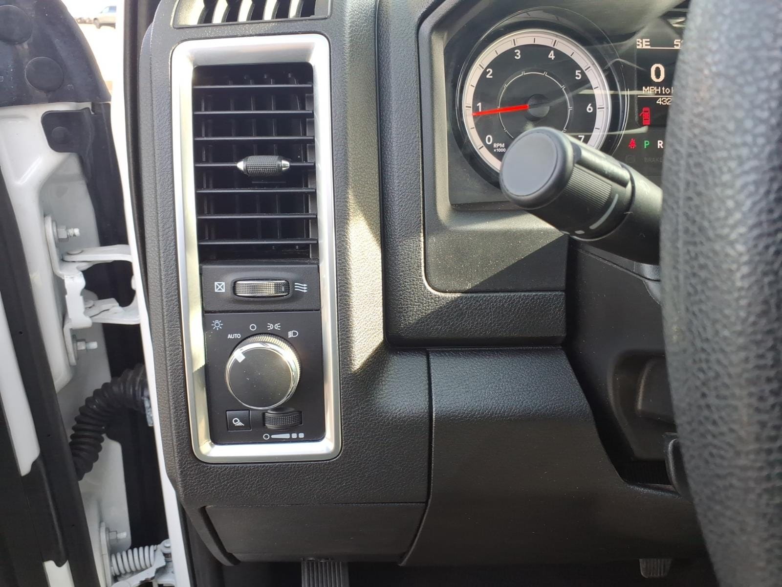 used 2024 Ram 1500 Classic car, priced at $31,998