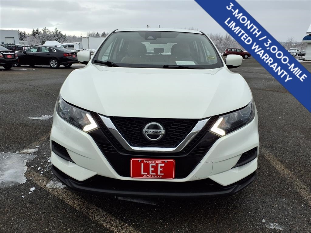 2020 Nissan Rogue Sport S photo 2