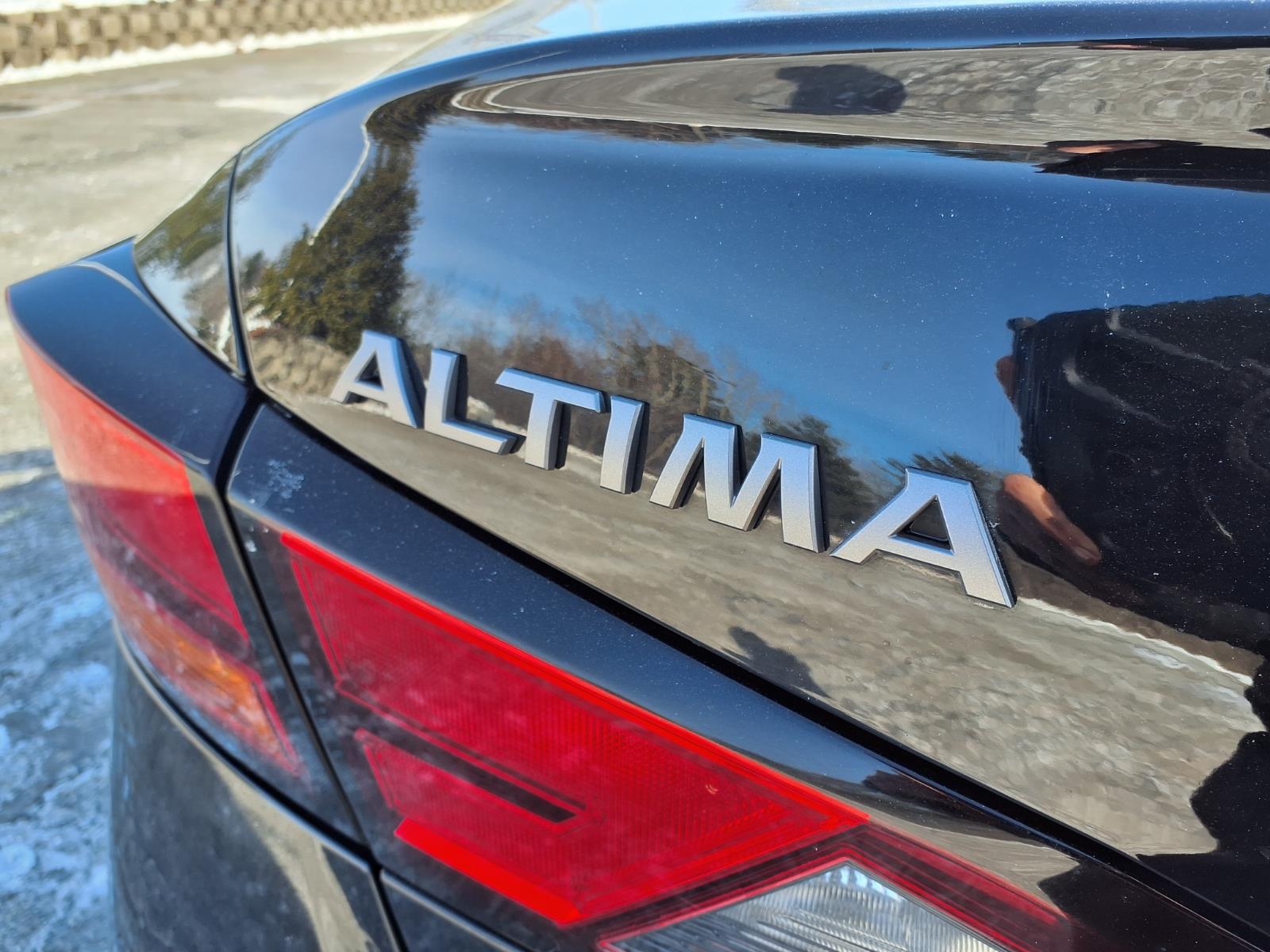 used 2023 Nissan Altima car, priced at $20,555