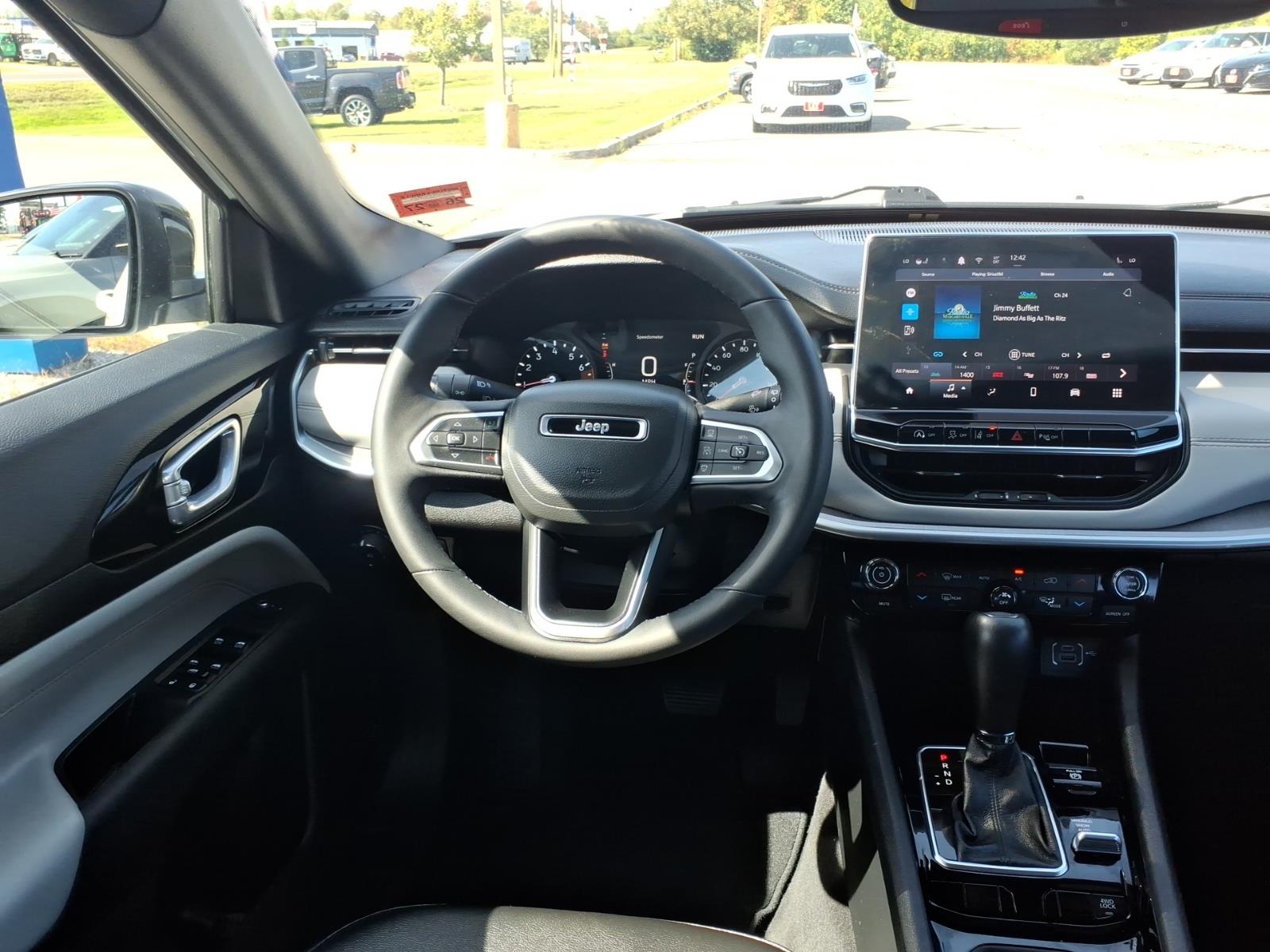 2025 Jeep Compass Limited - Photo 17