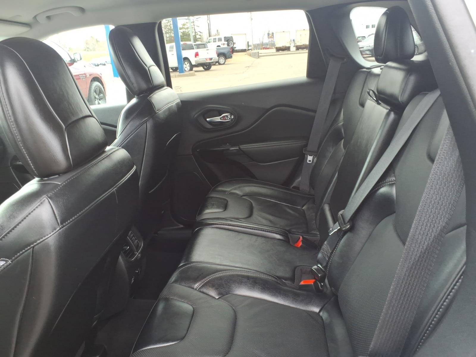 used 2023 Jeep Cherokee car, priced at $25,426