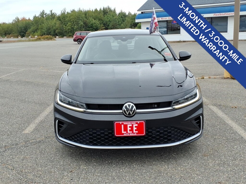 Used 2025 Volkswagen Jetta 1.5T SE Sedan