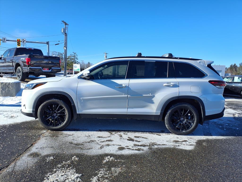 used 2019 Toyota Highlander car, priced at $28,888