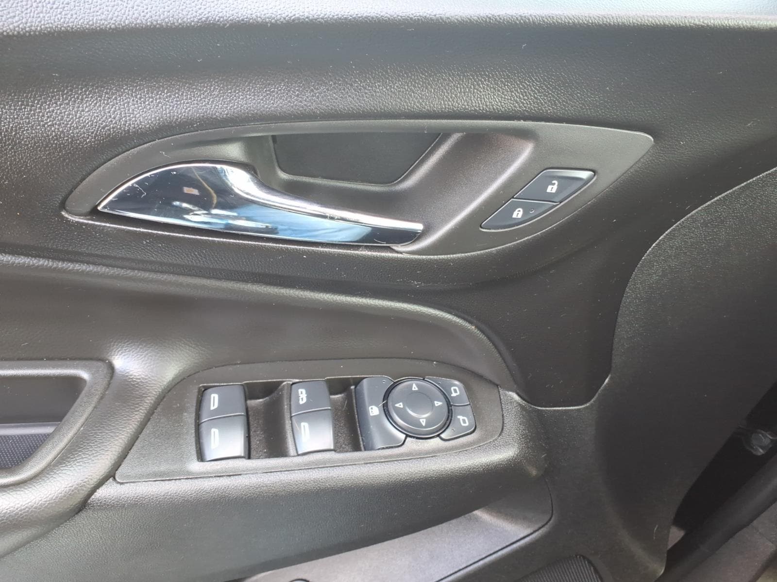 used 2024 Chevrolet Equinox car, priced at $26,104
