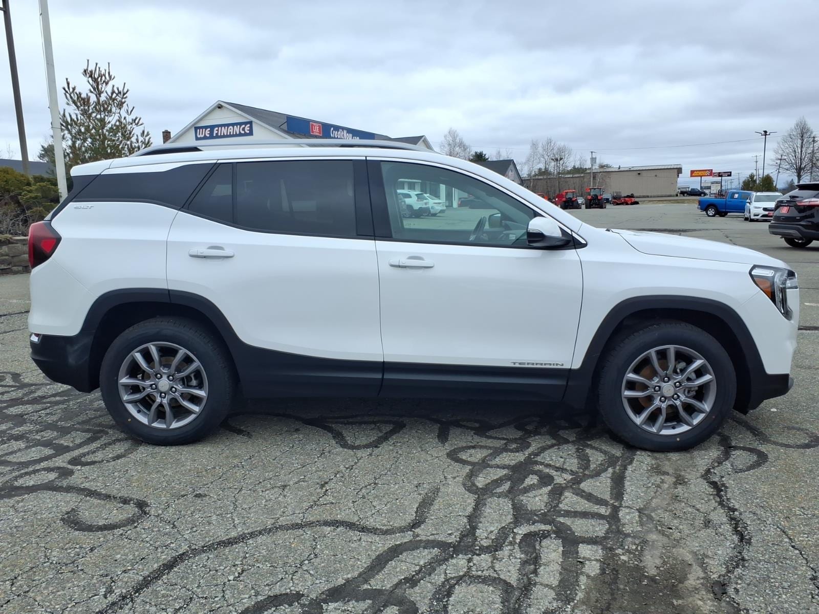 used 2024 GMC Terrain car, priced at $25,777