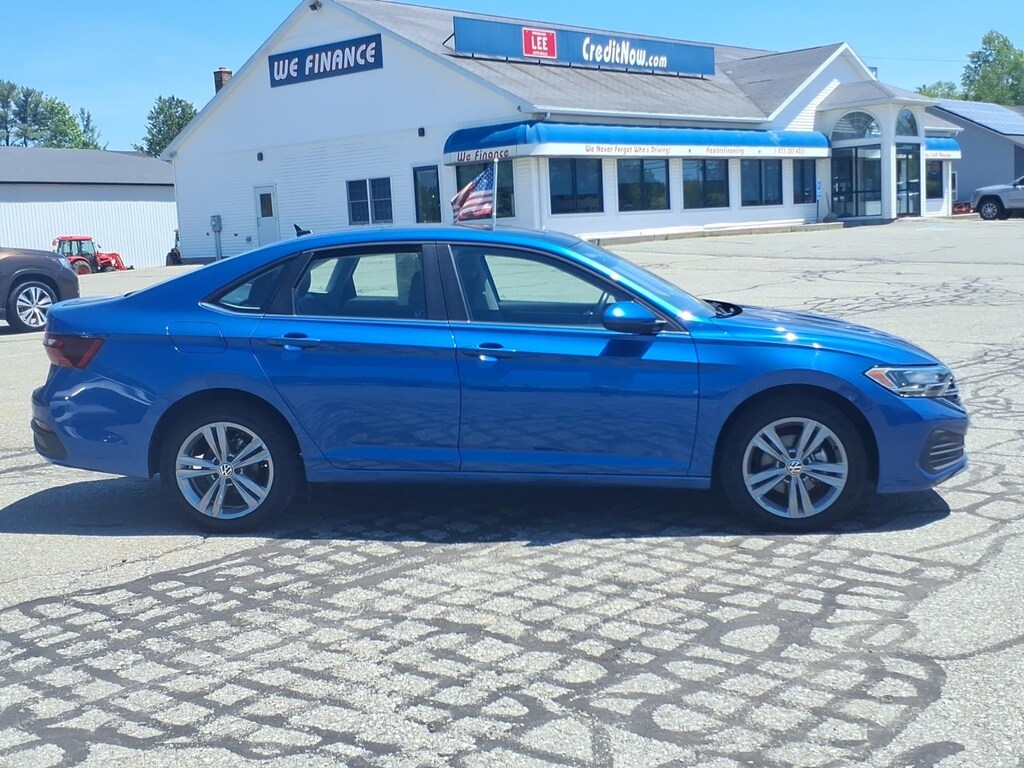 Used 2024 Volkswagen Jetta 1.5T SE Sedan