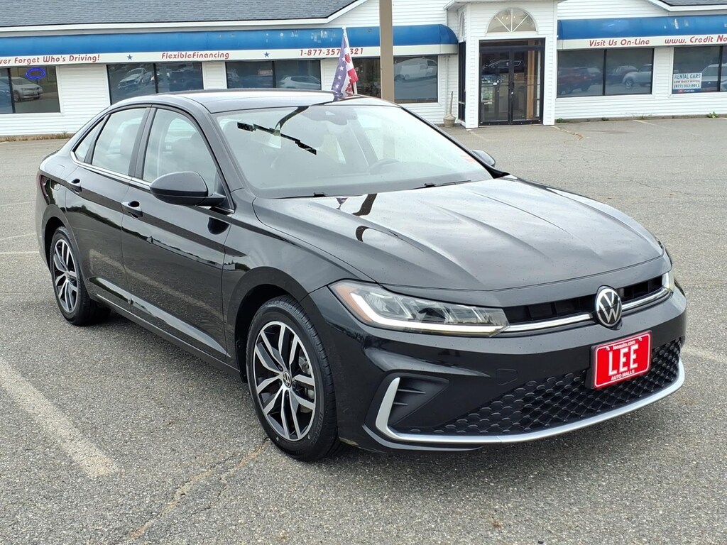 Used 2025 Volkswagen Jetta 1.5T SE Sedan