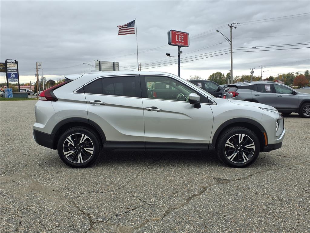 2024 Mitsubishi Eclipse Cross SE photo 4