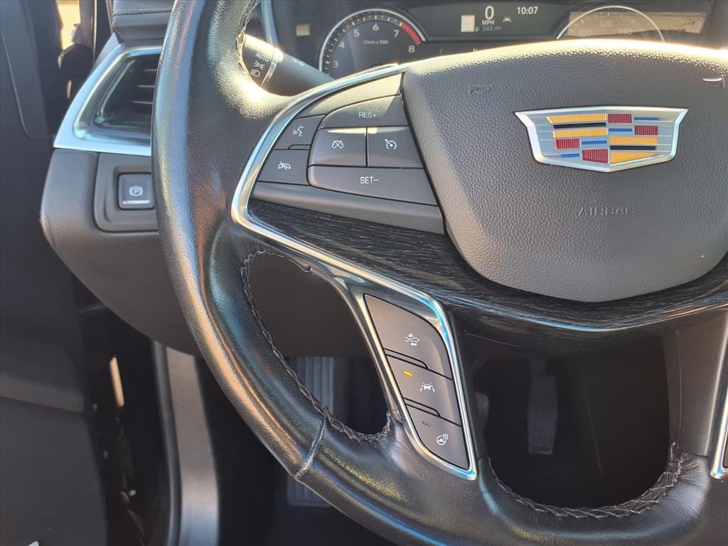 used 2023 Cadillac XT5 car, priced at $28,555