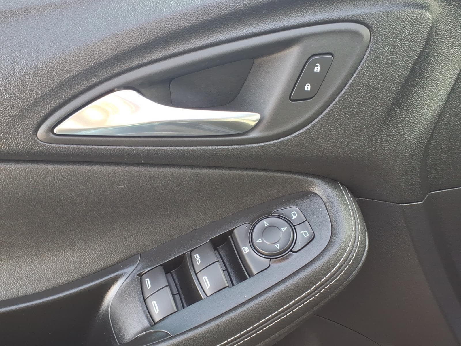 used 2025 Buick Encore GX car, priced at $24,333