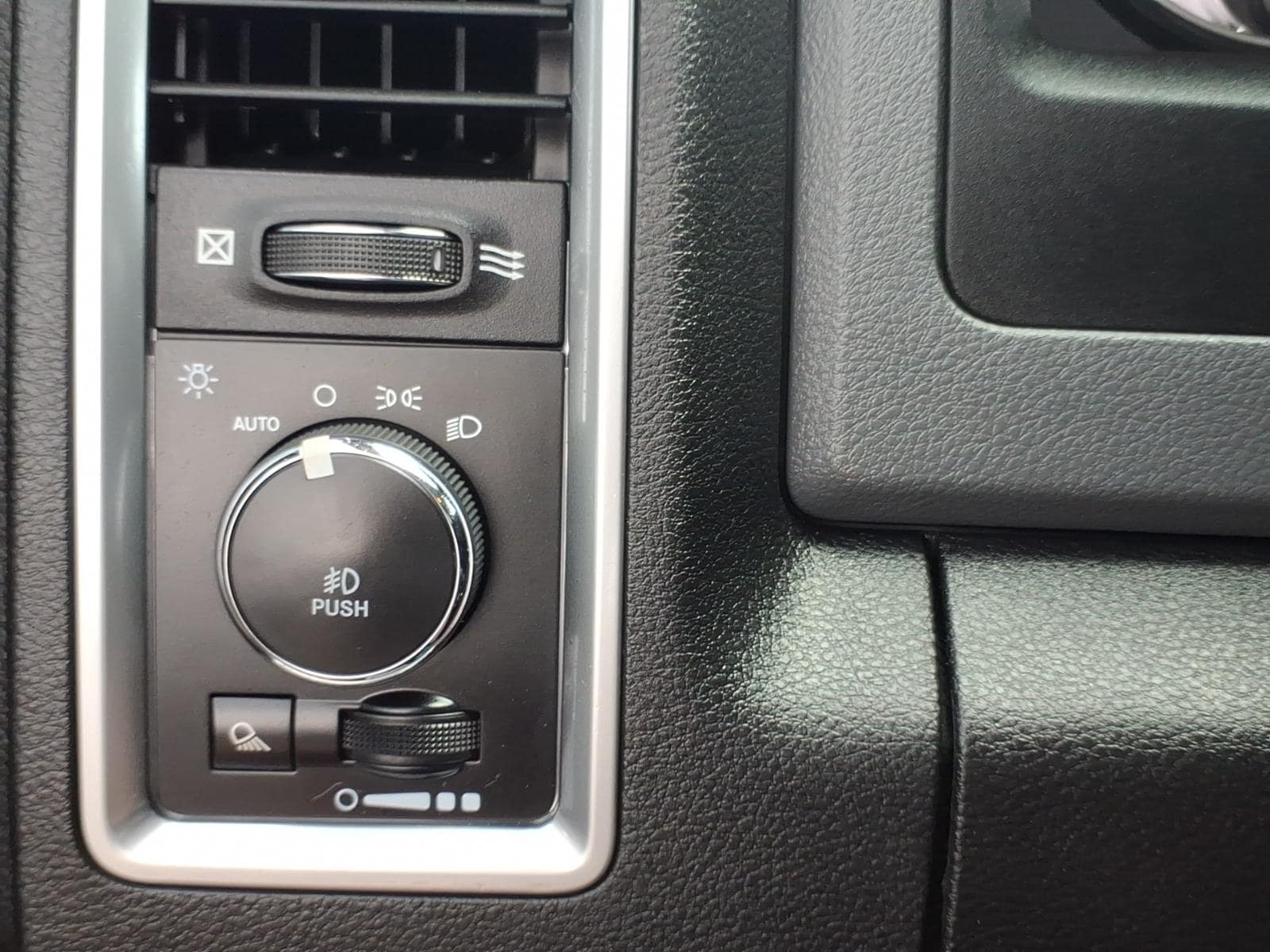 used 2020 Ram 1500 Classic car, priced at $30,337