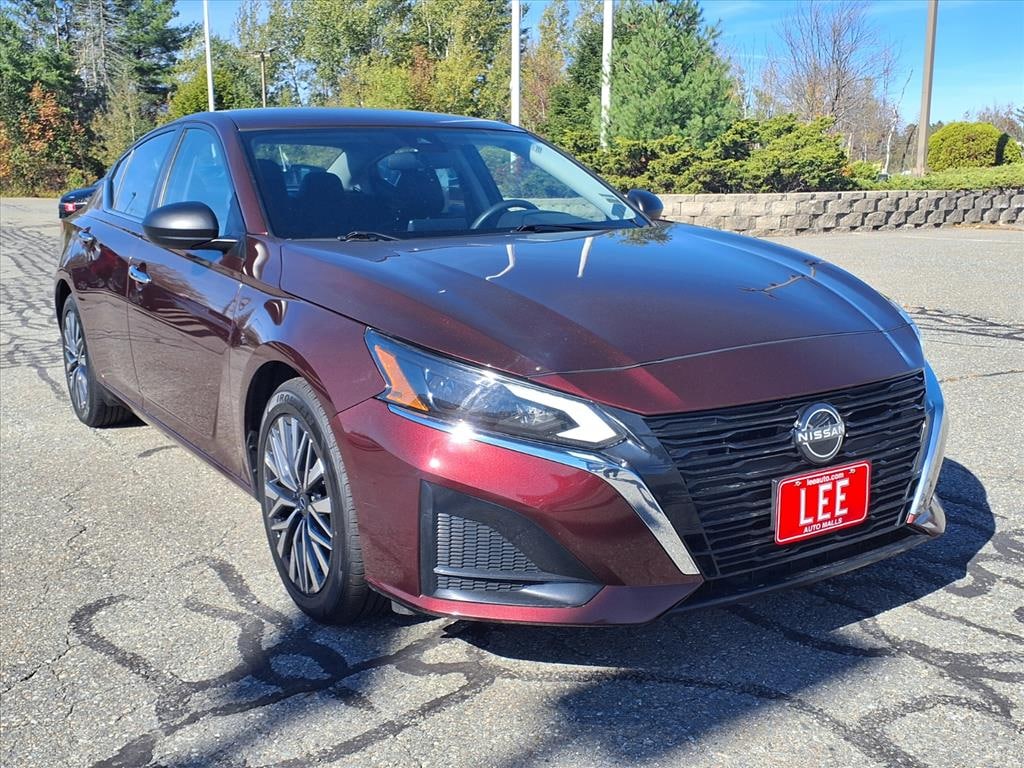 Used 2024 Nissan Altima 2.5 SV Sedan