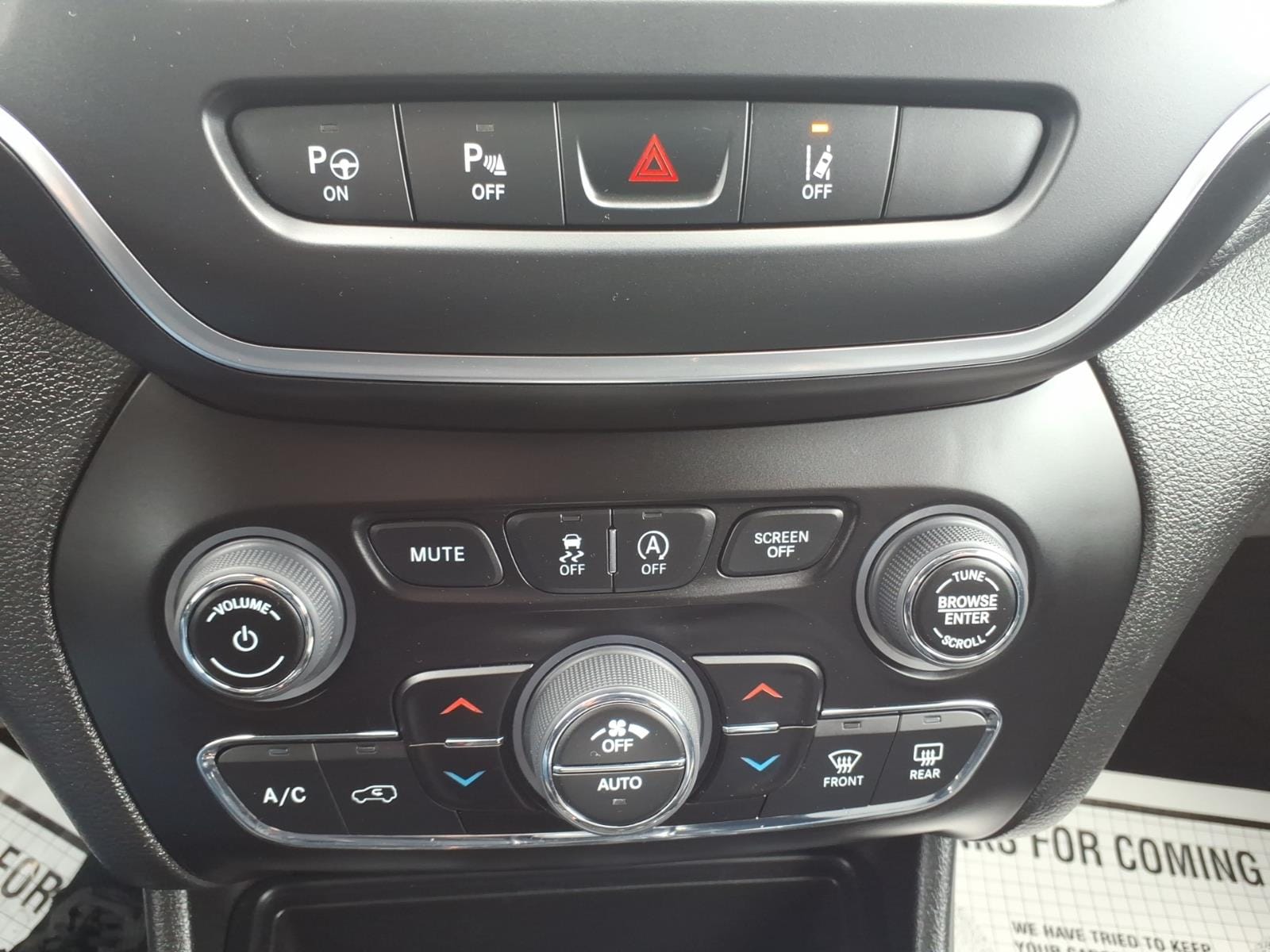 used 2023 Jeep Cherokee car, priced at $25,426