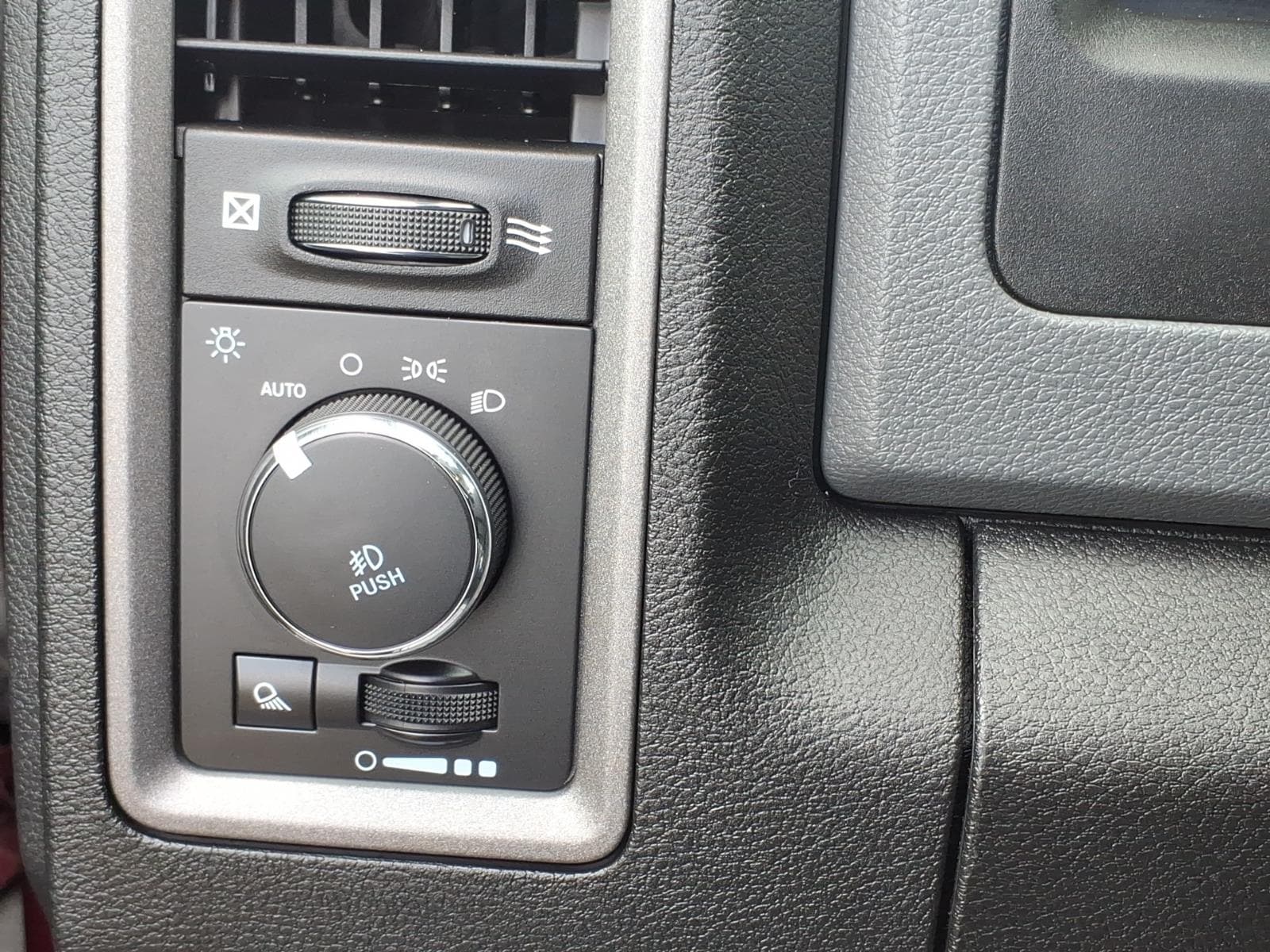 used 2019 Ram 1500 Classic car, priced at $25,093