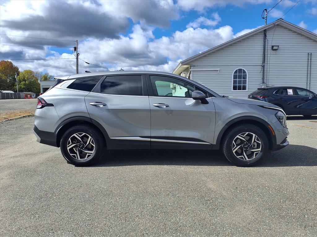 2024 Kia Sportage LX photo 4