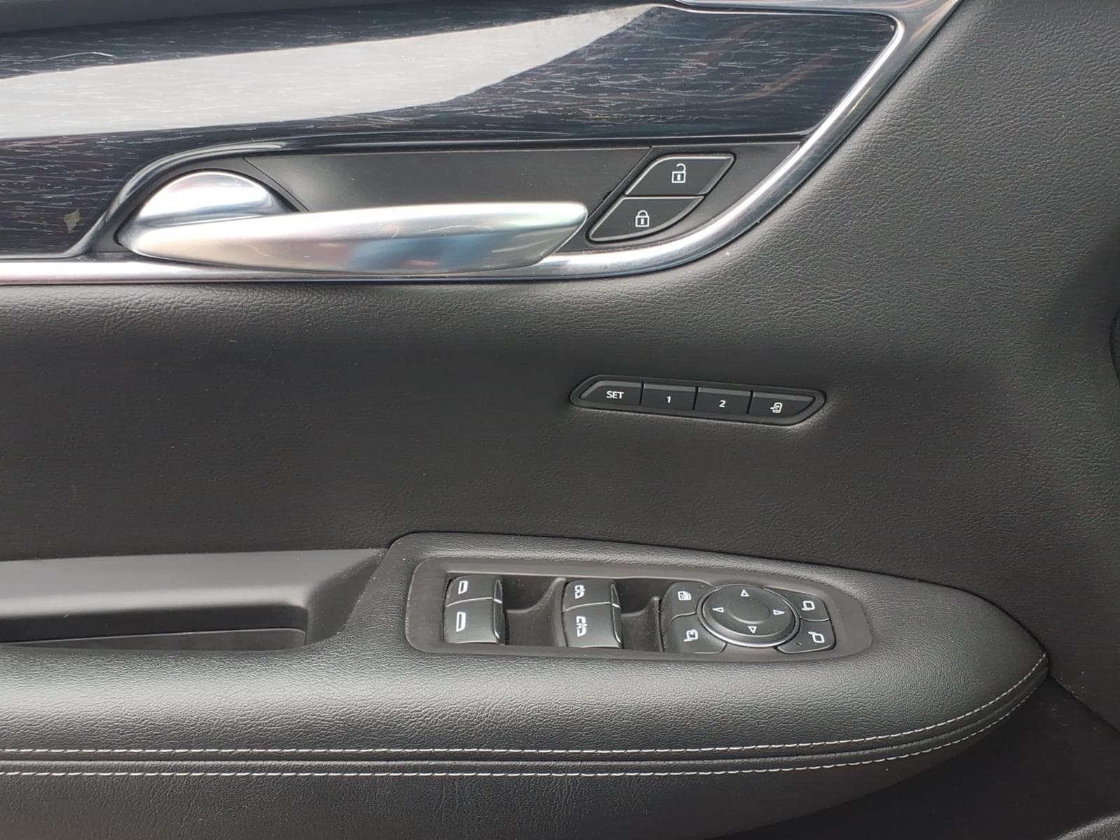 used 2020 Cadillac XT5 car, priced at $28,093