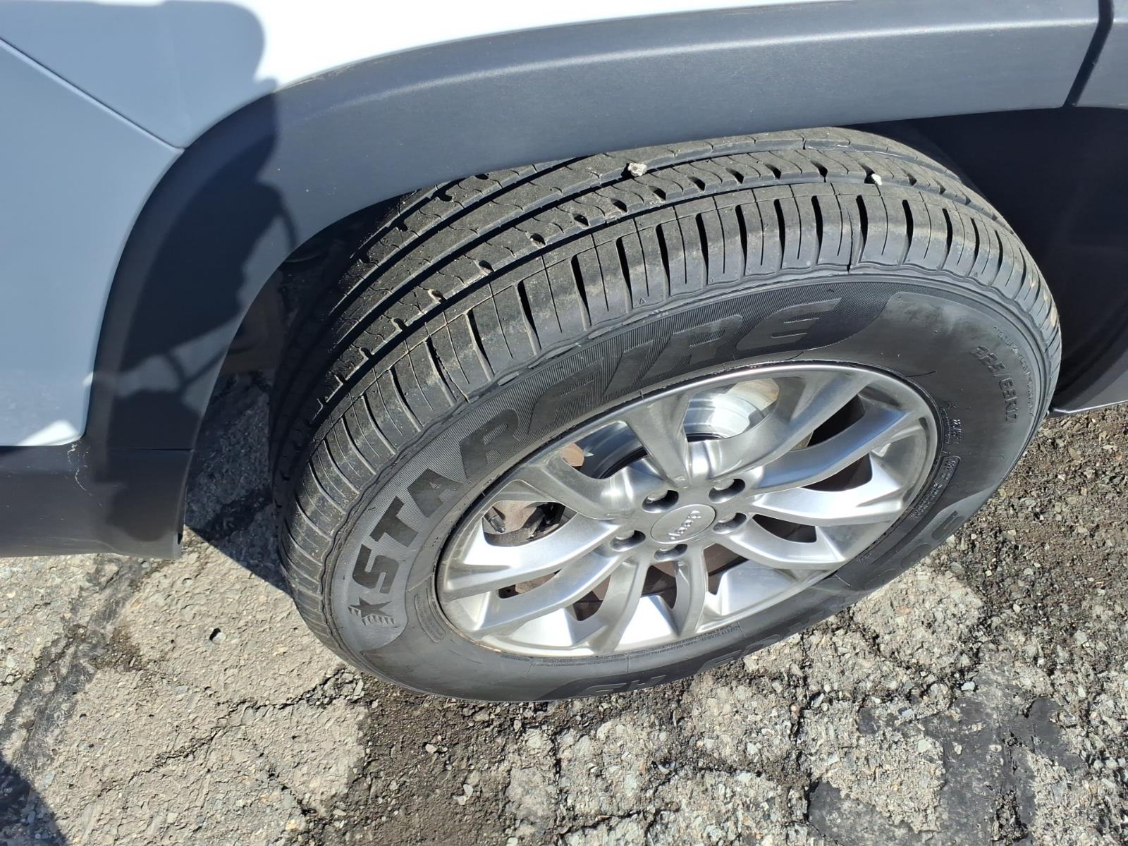 used 2021 Jeep Cherokee car, priced at $20,537