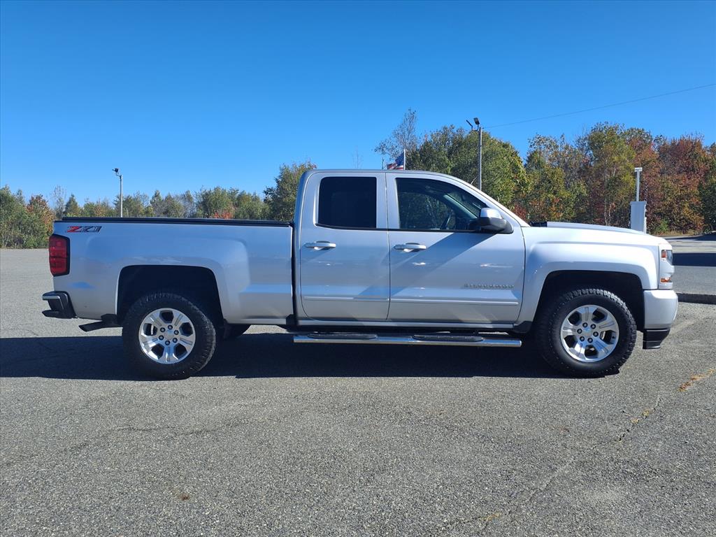 2019 Chevrolet Silverado 1500 LT photo 4