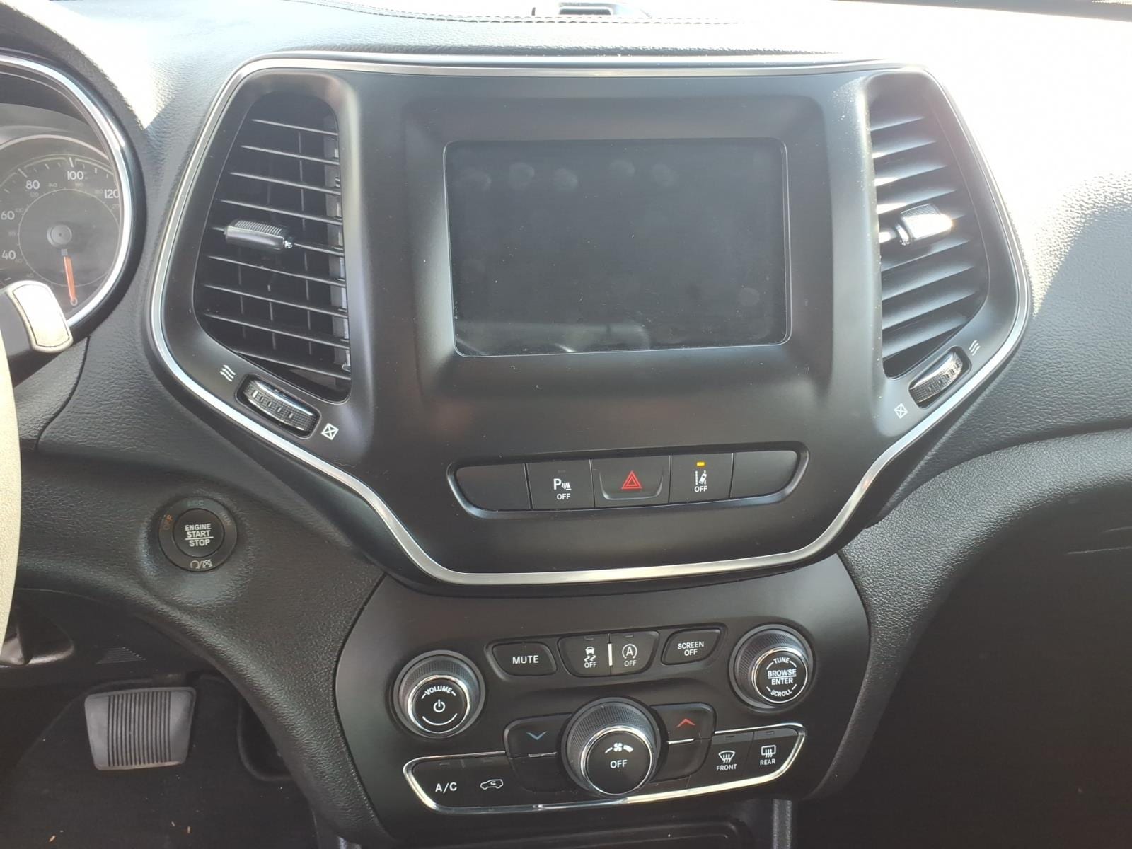 used 2021 Jeep Cherokee car, priced at $20,537
