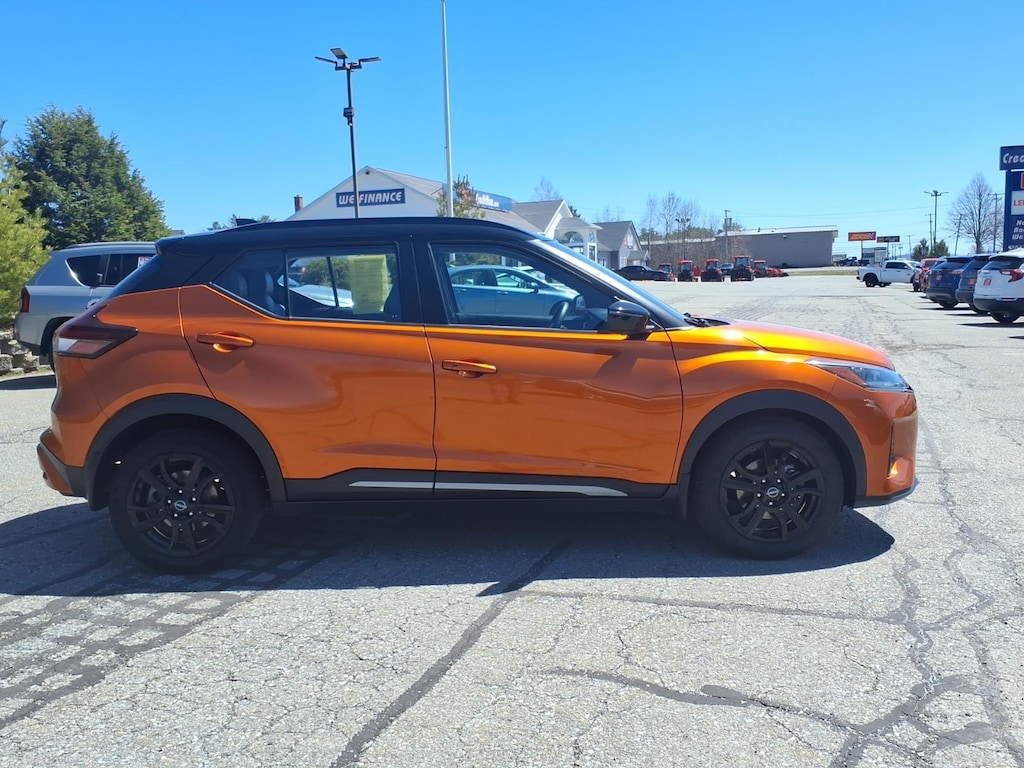 Used 2023 Nissan Kicks SR SUV