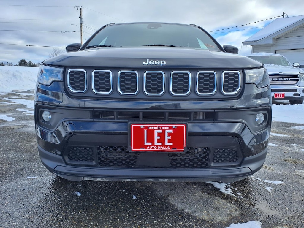 Used 2024 Jeep Compass Latitude SUV