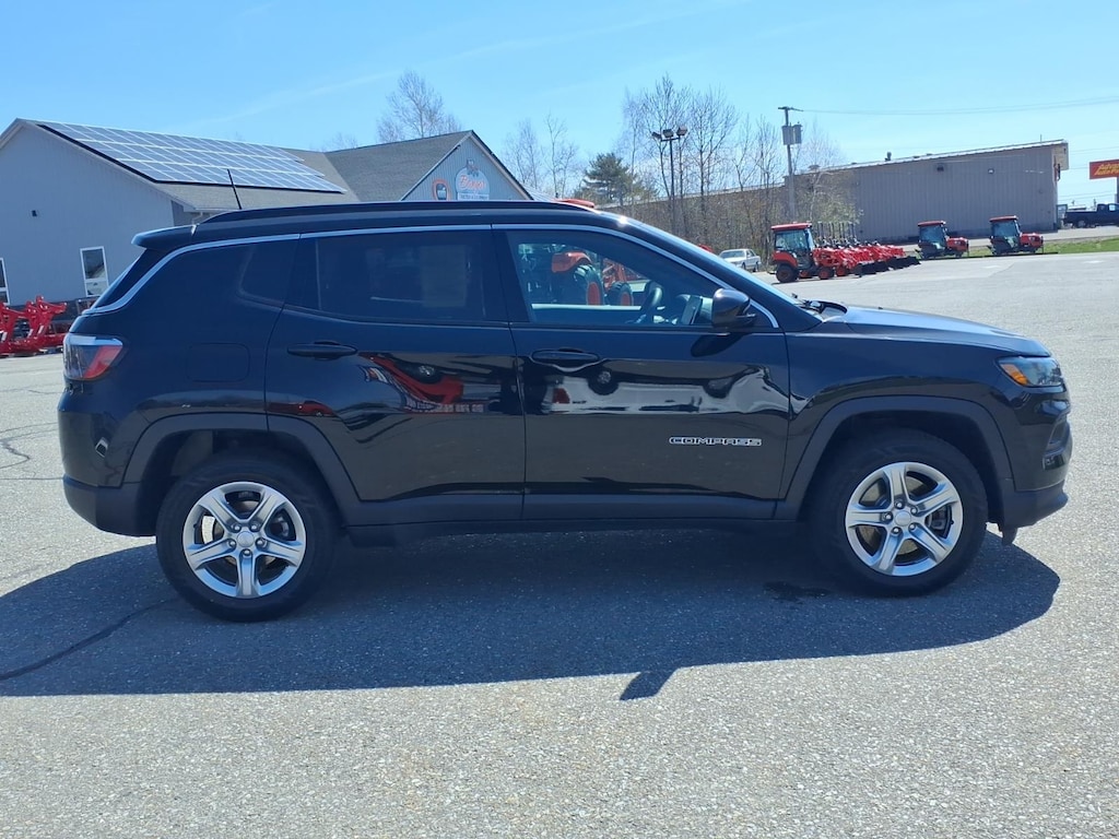 Used 2024 Jeep Compass Latitude SUV