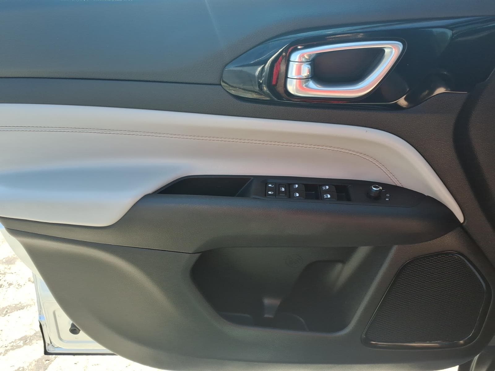2025 Jeep Compass Limited - Photo 23