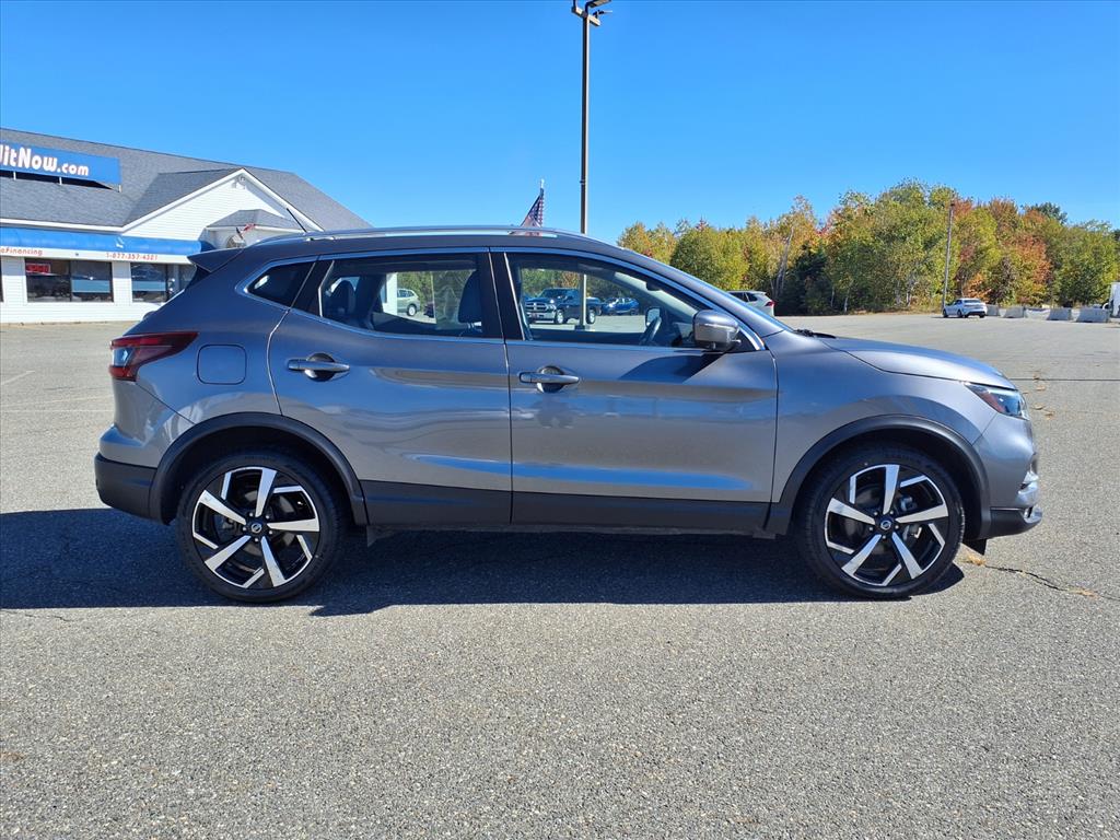 2022 Nissan Rogue Sport SL photo 3