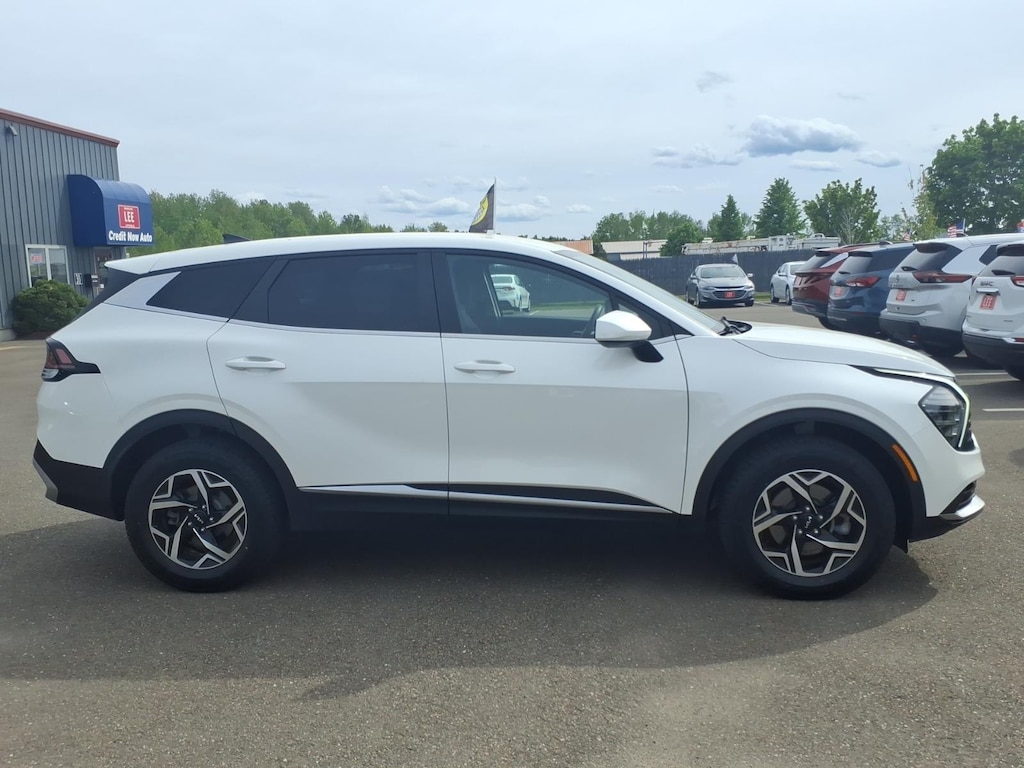 Used 2024 Kia Sportage LX SUV