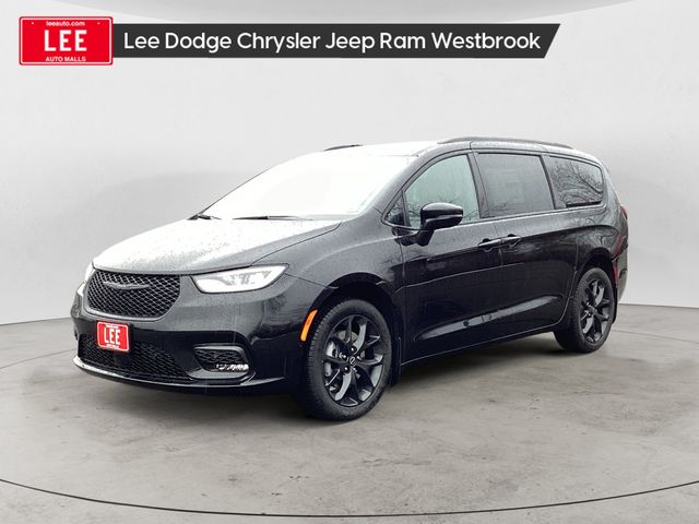 2026 Chrysler Pacifica Passenger Van 