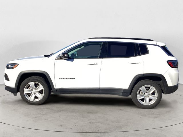 2022 Jeep Compass Latitude photo 2