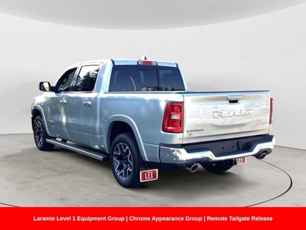 New 2026 Ram 1500 LARAMIE CREW CAB 4X4 5'7 BOX Pickup