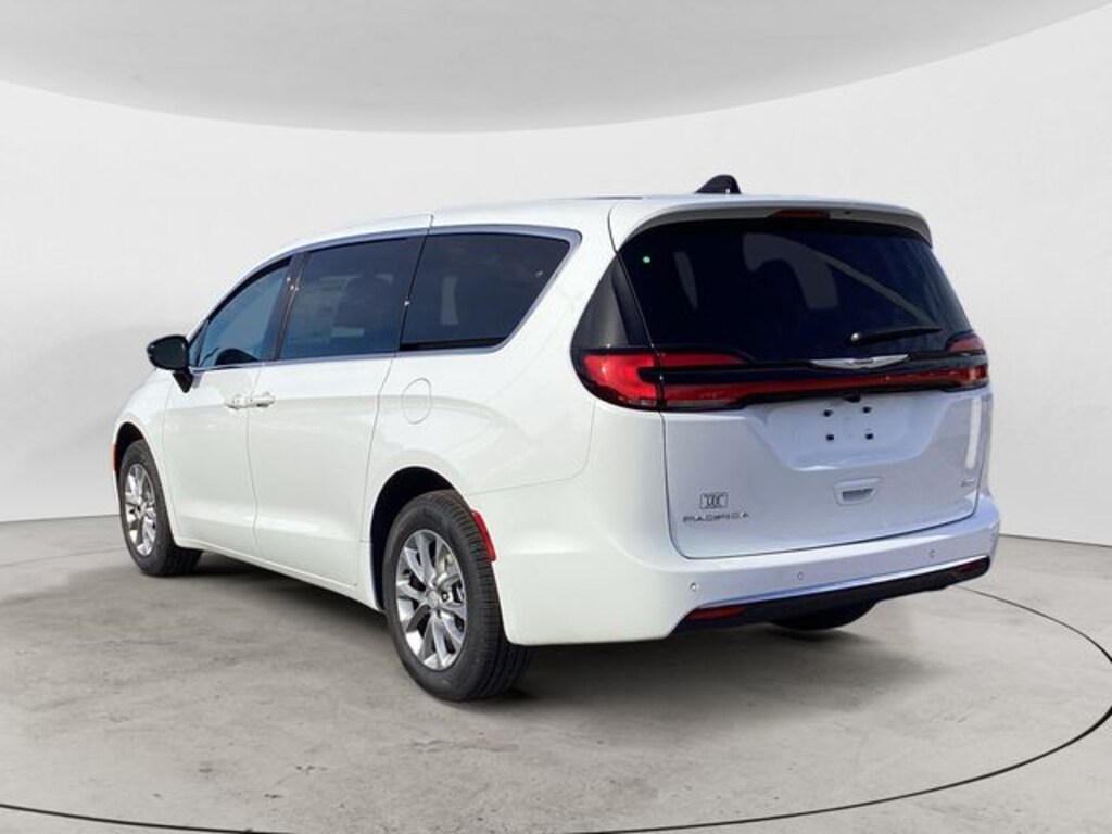 New 2026 Chrysler Pacifica SELECT AWD Passenger Van