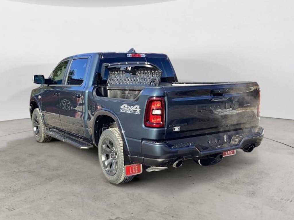 New 2026 Ram 1500 BIG HORN CREW CAB 4X4 5'7 BOX Pickup