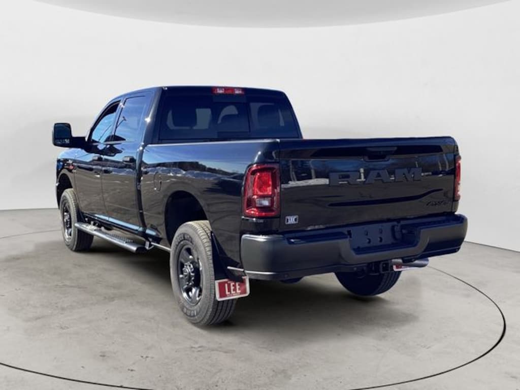 New 2026 Ram 3500 TRADESMAN CREW CAB 4X4 6'4 BOX Pickup